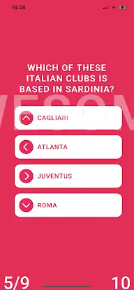 QuizSwipe Football screenshot 2
